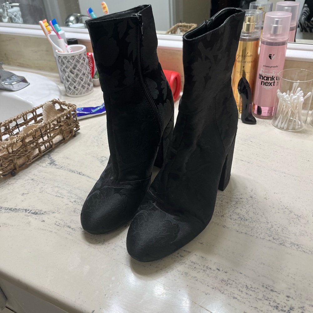 Steve Madden black floral heeled boots